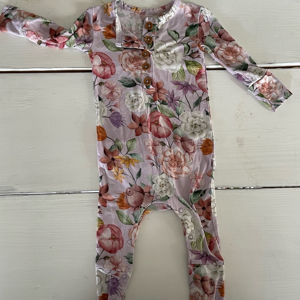 Posh Peanut PARI Long Sleeve Ruffled Henley Romper EUC 9-12 months